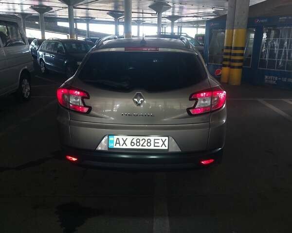 Бежевий Рено Меган, об'ємом двигуна 1.46 л та пробігом 151 тис. км за 7000 $, фото 55 на Automoto.ua
