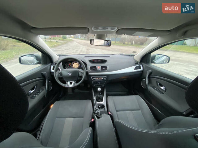 Бежевый Рено Меган, объемом двигателя 1.6 л и пробегом 192 тыс. км за 7400 $, фото 8 на Automoto.ua