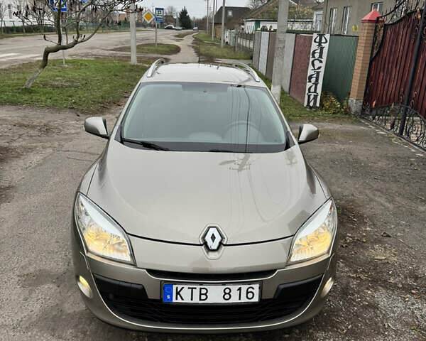 Бежевый Рено Меган, объемом двигателя 1.6 л и пробегом 194 тыс. км за 7399 $, фото 1 на Automoto.ua
