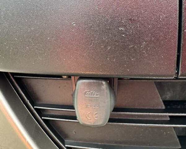 Бежевый Рено Меган, объемом двигателя 1.6 л и пробегом 194 тыс. км за 7399 $, фото 54 на Automoto.ua