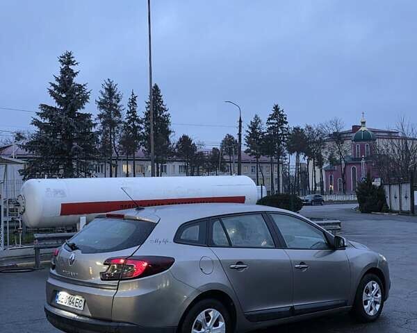 Бежевый Рено Меган, объемом двигателя 1.46 л и пробегом 252 тыс. км за 5200 $, фото 3 на Automoto.ua