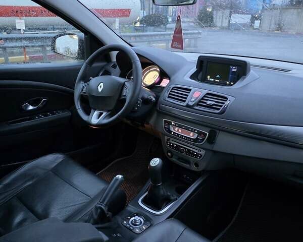 Бежевый Рено Меган, объемом двигателя 1.46 л и пробегом 252 тыс. км за 5200 $, фото 17 на Automoto.ua