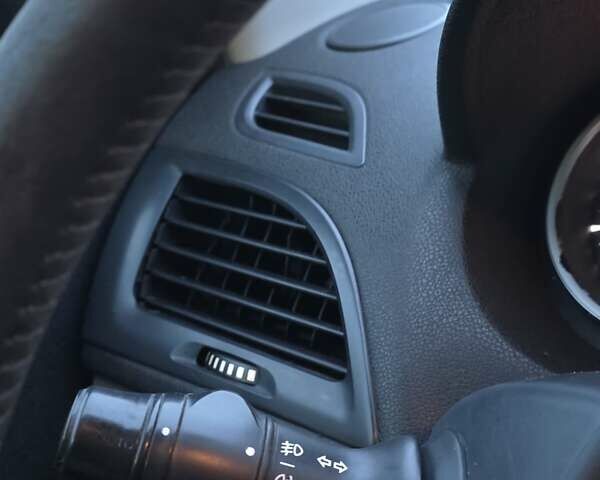 Бежевый Рено Меган, объемом двигателя 1.46 л и пробегом 252 тыс. км за 5200 $, фото 28 на Automoto.ua