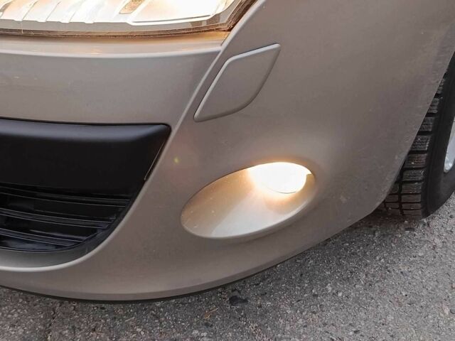 Бежевый Рено Меган, объемом двигателя 1.6 л и пробегом 173 тыс. км за 7499 $, фото 10 на Automoto.ua