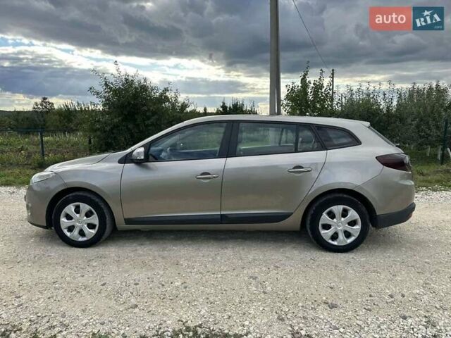 Рено Меган 2010 в Черновцах на Automoto.ua Бежевый Рено Меган, объемом двигателя 1.46 л и пробегом 270 тыс. км за 4999 $, фото 6 на Automoto.ua