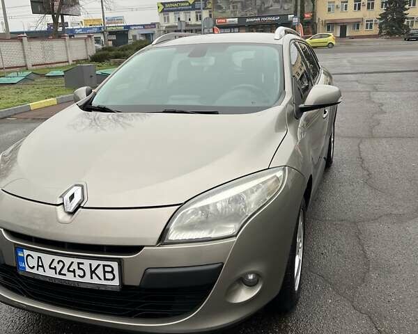 Бежевый Рено Меган, объемом двигателя 1.46 л и пробегом 283 тыс. км за 7100 $, фото 23 на Automoto.ua
