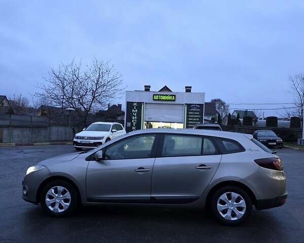 Бежевый Рено Меган, объемом двигателя 1.46 л и пробегом 252 тыс. км за 5200 $, фото 6 на Automoto.ua