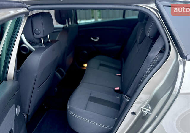 Бежевый Рено Меган, объемом двигателя 1.4 л и пробегом 225 тыс. км за 7500 $, фото 6 на Automoto.ua