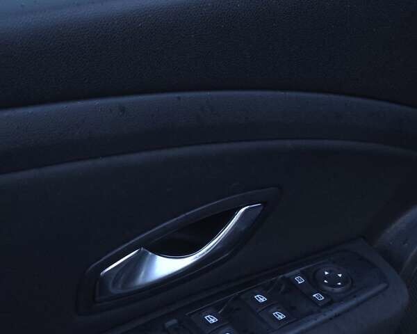 Бежевый Рено Меган, объемом двигателя 1.46 л и пробегом 252 тыс. км за 5200 $, фото 11 на Automoto.ua