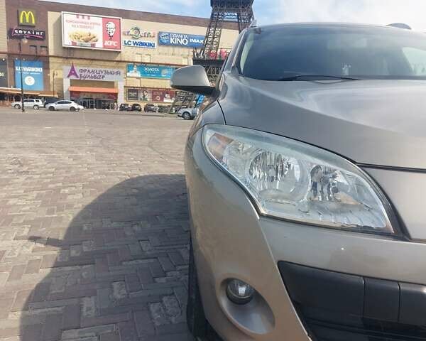 Бежевий Рено Меган, об'ємом двигуна 1.46 л та пробігом 151 тис. км за 7000 $, фото 4 на Automoto.ua