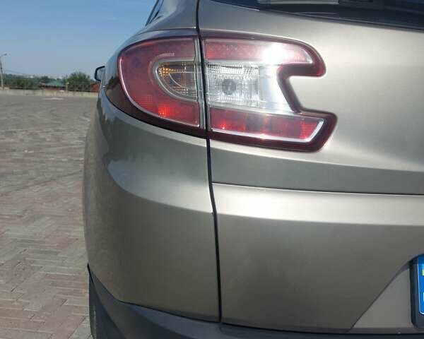 Бежевий Рено Меган, об'ємом двигуна 1.46 л та пробігом 151 тис. км за 7000 $, фото 9 на Automoto.ua