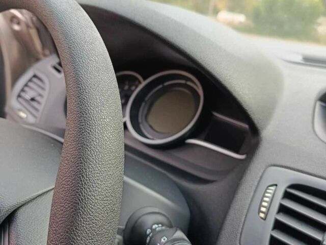 Бежевый Рено Меган, объемом двигателя 1.6 л и пробегом 173 тыс. км за 7499 $, фото 14 на Automoto.ua