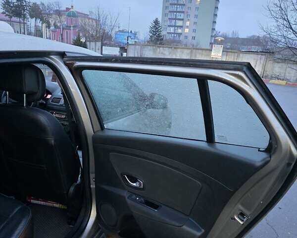 Бежевый Рено Меган, объемом двигателя 1.46 л и пробегом 252 тыс. км за 5200 $, фото 15 на Automoto.ua