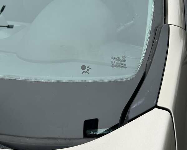 Бежевый Рено Меган, объемом двигателя 1.46 л и пробегом 283 тыс. км за 7100 $, фото 11 на Automoto.ua