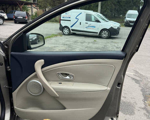 Бежевий Рено Меган, об'ємом двигуна 1.4 л та пробігом 212 тис. км за 6300 $, фото 27 на Automoto.ua