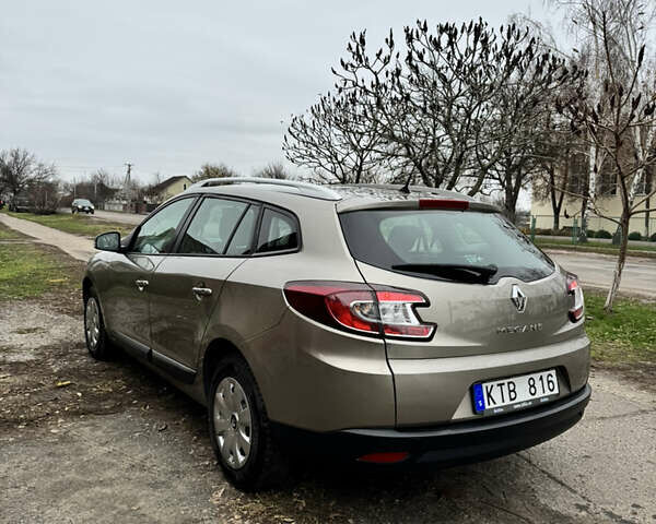 Бежевый Рено Меган, объемом двигателя 1.6 л и пробегом 194 тыс. км за 7399 $, фото 17 на Automoto.ua