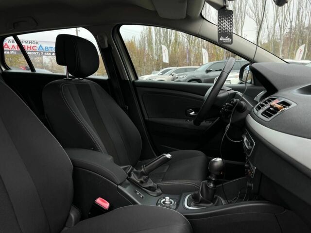 Бежевый Рено Меган, объемом двигателя 1.5 л и пробегом 211 тыс. км за 7400 $, фото 14 на Automoto.ua