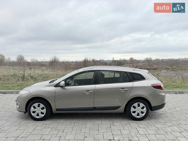 Бежевый Рено Меган, объемом двигателя 1.6 л и пробегом 289 тыс. км за 6700 $, фото 5 на Automoto.ua