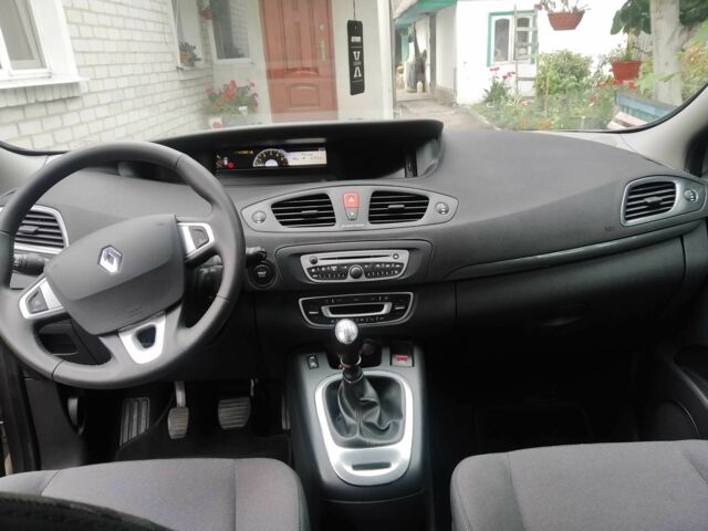 Бежевый Рено Меган, объемом двигателя 1.5 л и пробегом 180 тыс. км за 7500 $, фото 2 на Automoto.ua