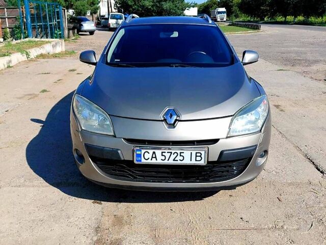 Бежевый Рено Меган, объемом двигателя 1.5 л и пробегом 355 тыс. км за 7200 $, фото 1 на Automoto.ua