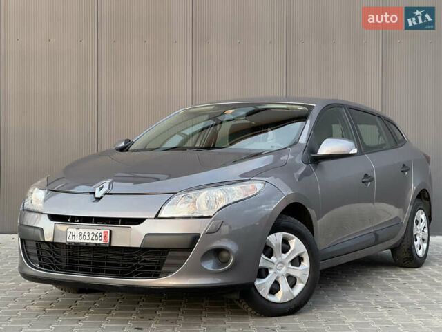 Бежевый Рено Меган, объемом двигателя 1.6 л и пробегом 106 тыс. км за 8499 $, фото 1 на Automoto.ua
