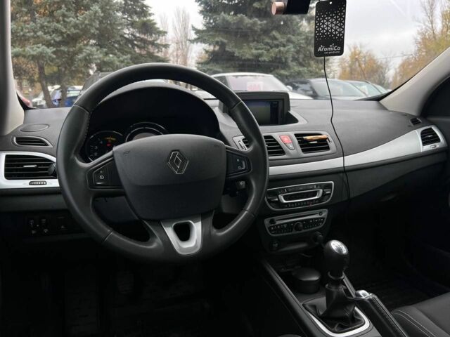 Бежевый Рено Меган, объемом двигателя 1.5 л и пробегом 211 тыс. км за 7400 $, фото 16 на Automoto.ua