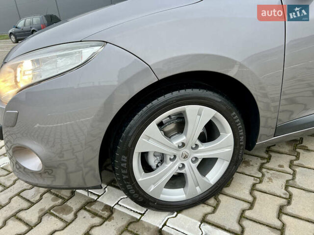 Бежевий Рено Меган, об'ємом двигуна 1.46 л та пробігом 135 тис. км за 7850 $, фото 28 на Automoto.ua