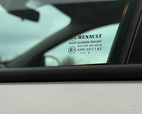 Бежевый Рено Меган, объемом двигателя 1.6 л и пробегом 289 тыс. км за 6700 $, фото 25 на Automoto.ua