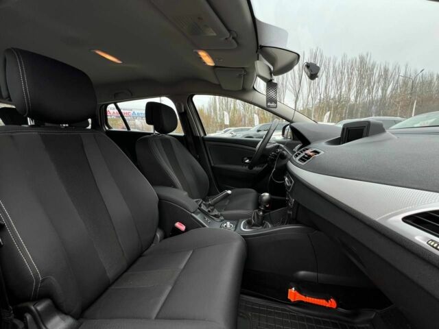 Бежевый Рено Меган, объемом двигателя 1.5 л и пробегом 211 тыс. км за 7400 $, фото 18 на Automoto.ua