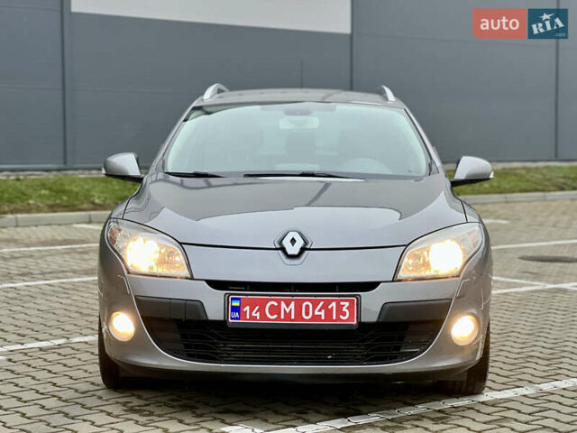 Бежевий Рено Меган, об'ємом двигуна 1.46 л та пробігом 135 тис. км за 7850 $, фото 22 на Automoto.ua