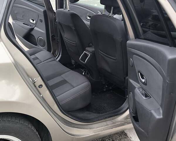 Бежевый Рено Меган, объемом двигателя 1.5 л и пробегом 247 тыс. км за 8500 $, фото 27 на Automoto.ua