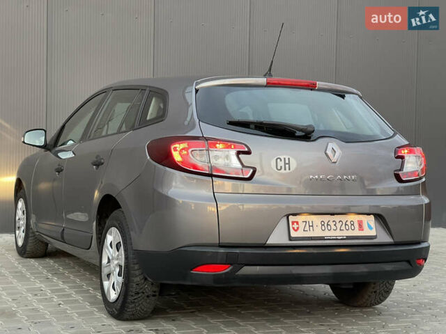 Бежевый Рено Меган, объемом двигателя 1.6 л и пробегом 106 тыс. км за 8499 $, фото 9 на Automoto.ua