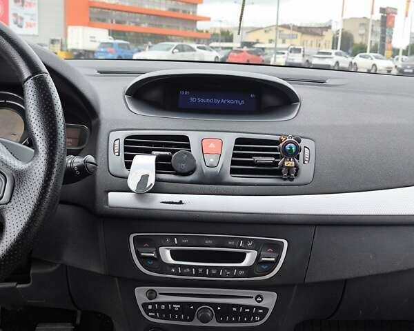 Бежевый Рено Меган, объемом двигателя 1.5 л и пробегом 247 тыс. км за 8500 $, фото 25 на Automoto.ua