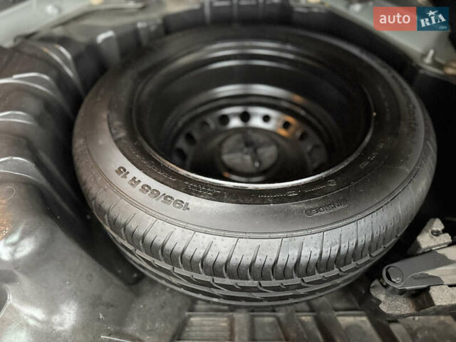 Бежевий Рено Меган, об'ємом двигуна 1.6 л та пробігом 289 тис. км за 6300 $, фото 32 на Automoto.ua