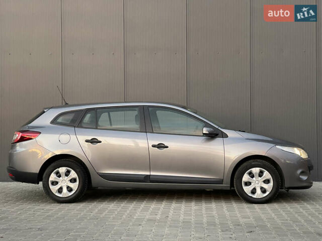 Бежевый Рено Меган, объемом двигателя 1.6 л и пробегом 106 тыс. км за 8499 $, фото 6 на Automoto.ua