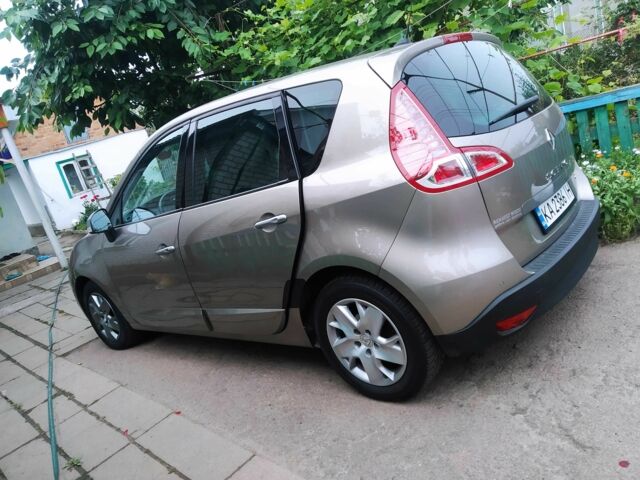 Бежевый Рено Меган, объемом двигателя 1.5 л и пробегом 180 тыс. км за 7500 $, фото 1 на Automoto.ua