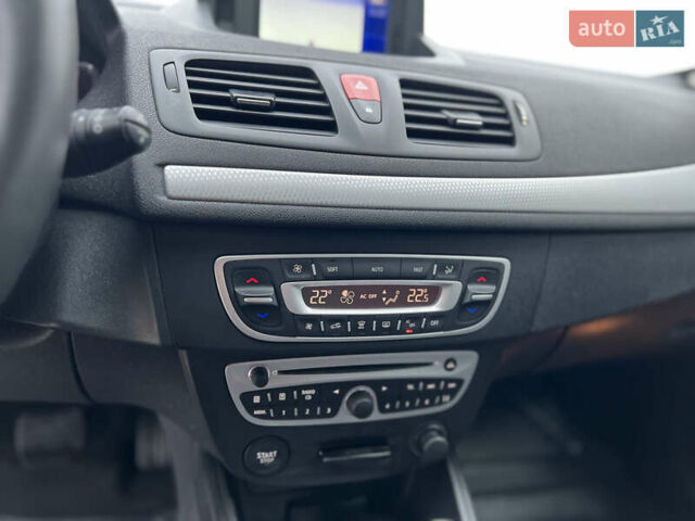 Бежевий Рено Меган, об'ємом двигуна 1.46 л та пробігом 135 тис. км за 7850 $, фото 56 на Automoto.ua