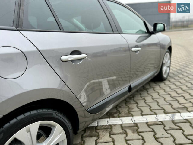 Бежевий Рено Меган, об'ємом двигуна 1.46 л та пробігом 135 тис. км за 7850 $, фото 41 на Automoto.ua