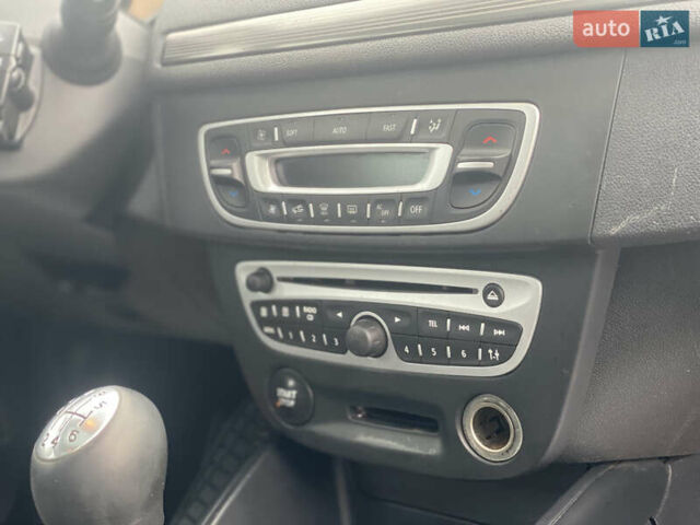 Бежевий Рено Меган, об'ємом двигуна 1.5 л та пробігом 233 тис. км за 7750 $, фото 9 на Automoto.ua