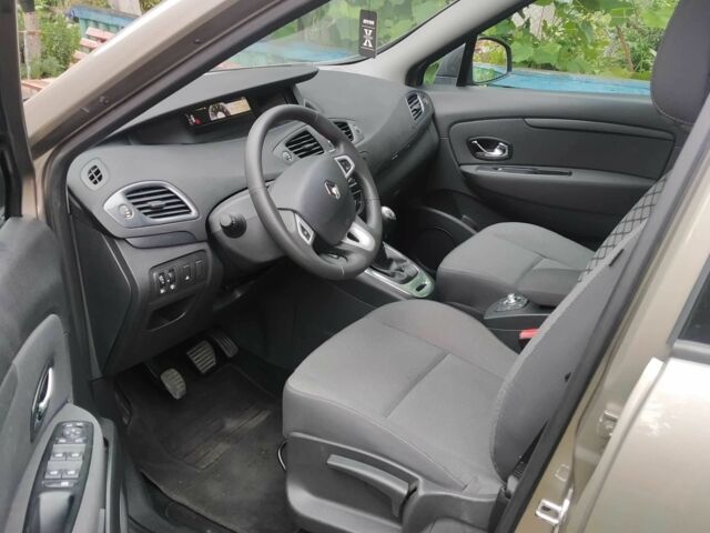 Бежевый Рено Меган, объемом двигателя 1.5 л и пробегом 180 тыс. км за 7500 $, фото 5 на Automoto.ua