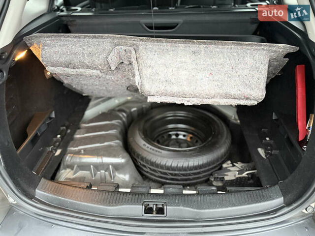 Бежевый Рено Меган, объемом двигателя 1.6 л и пробегом 289 тыс. км за 6700 $, фото 31 на Automoto.ua