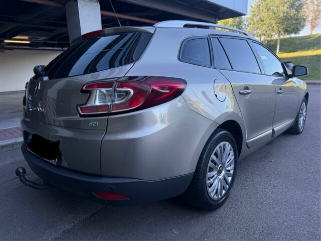 Бежевый Рено Меган, объемом двигателя 1.5 л и пробегом 235 тыс. км за 6999 $, фото 6 на Automoto.ua