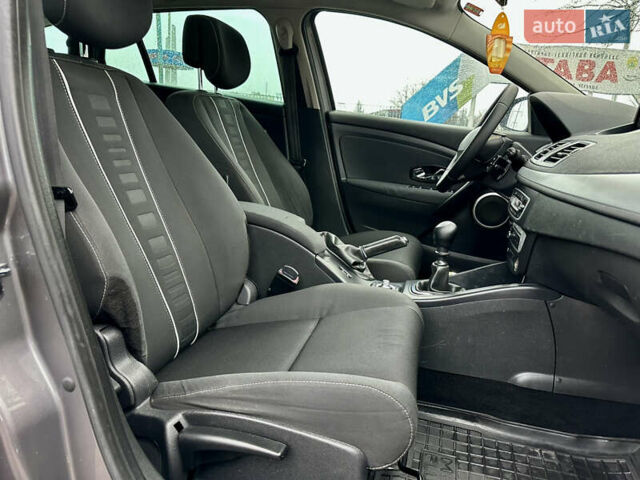 Бежевый Рено Меган, объемом двигателя 1.5 л и пробегом 223 тыс. км за 7800 $, фото 18 на Automoto.ua