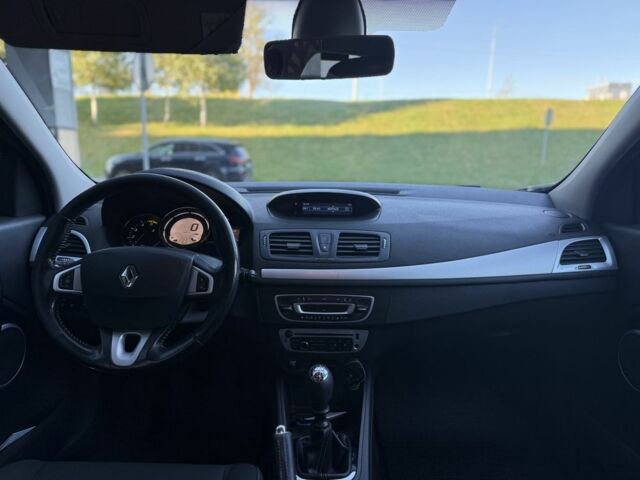 Бежевый Рено Меган, объемом двигателя 1.5 л и пробегом 235 тыс. км за 6999 $, фото 15 на Automoto.ua