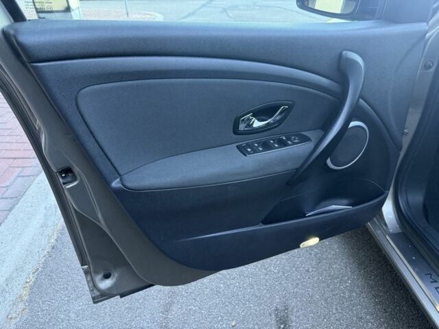 Бежевый Рено Меган, объемом двигателя 1.5 л и пробегом 235 тыс. км за 6999 $, фото 10 на Automoto.ua