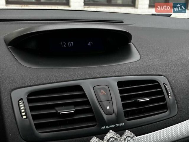 Бежевый Рено Меган, объемом двигателя 1.46 л и пробегом 201 тыс. км за 7399 $, фото 79 на Automoto.ua