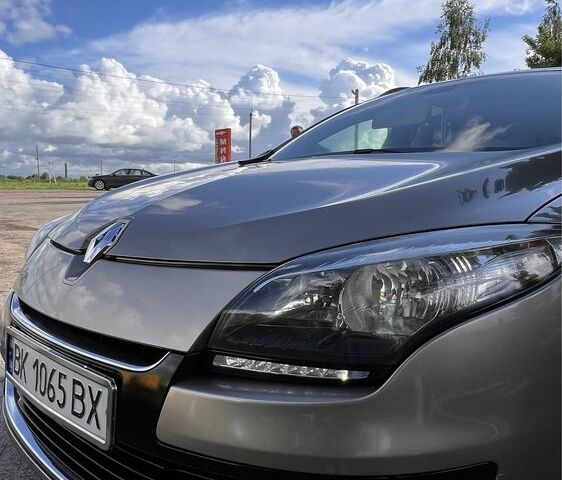 Бежевый Рено Меган, объемом двигателя 1.5 л и пробегом 226 тыс. км за 7550 $, фото 1 на Automoto.ua
