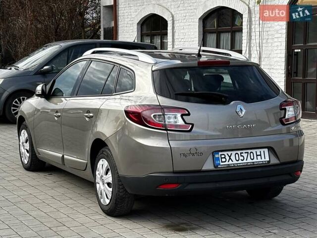 Бежевый Рено Меган, объемом двигателя 1.46 л и пробегом 201 тыс. км за 7399 $, фото 32 на Automoto.ua