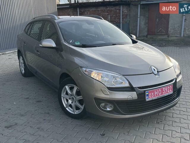 Бежевый Рено Меган, объемом двигателя 1.5 л и пробегом 243 тыс. км за 8200 $, фото 2 на Automoto.ua