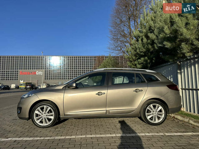 Бежевый Рено Меган, объемом двигателя 1.5 л и пробегом 246 тыс. км за 8200 $, фото 1 на Automoto.ua